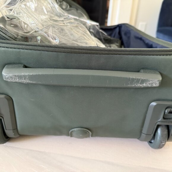 Lipault Suitcase - Picture 4 of 7